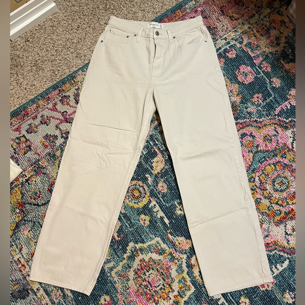 Abercrombie The loose curvy jean